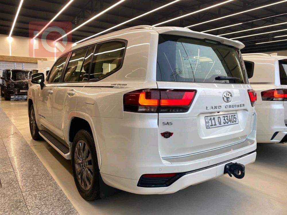 تۆیۆتا لاند کروزەر